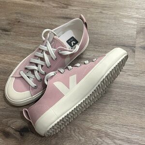 Veja Women's Blush Pink Sneakers